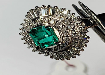 Ring With Colombia Emerald